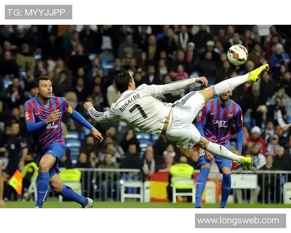 众多足球明星齐声支持C罗展现团结精神与友谊之美