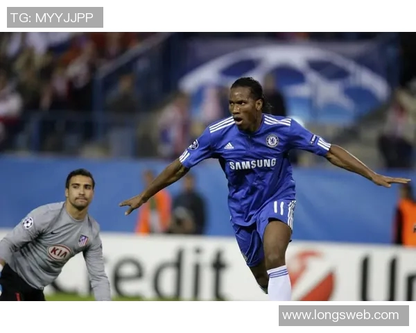 法国足球明星德罗巴的辉煌职业生涯与传奇瞬间回顾